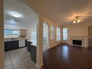 6310 Pago Ln in Houston, TX - Foto de edificio - Building Photo