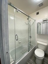 160 W 73rd St, Unit 12D in New York, NY - Foto de edificio - Building Photo