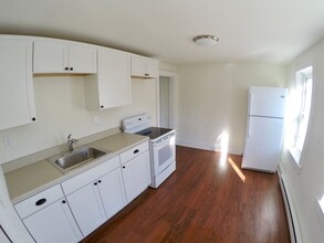 210 Bradford Ave in Downingtown, PA - Building Photo - Building Photo