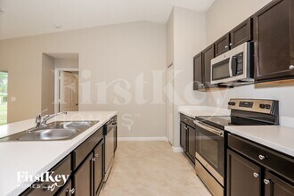 1732 SW Hilola Ln in Port St. Lucie, FL - Building Photo - Building Photo