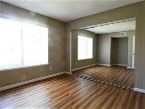 12458 Dawn Ln in Cerritos, CA - Foto de edificio - Building Photo