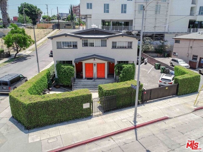 property at 1132 Myra Ave