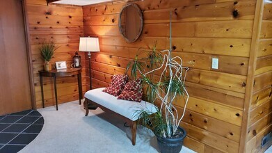 434 S 199th St, Unit 1 in Des Moines, WA - Foto de edificio - Building Photo