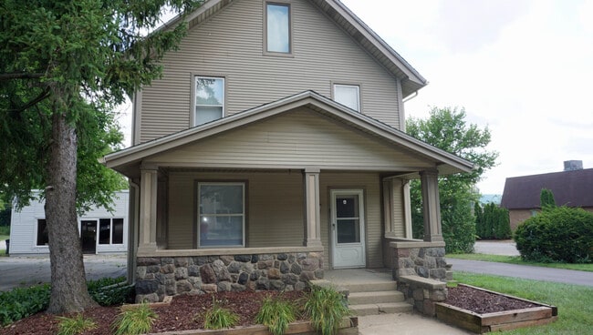 2011 S State St