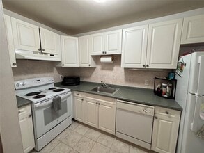 20 White Gate Rd in Wappingers Falls, NY - Building Photo - Building Photo