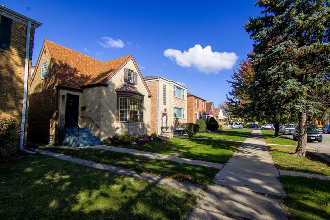 property at 6444 N Oketo Ave