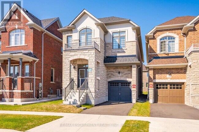 47 Bloomfield Cres in Cambridge, ON - Building Photo - Building Photo