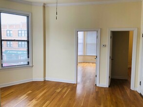1410 W Irving Park Rd in Chicago, IL - Building Photo - Building Photo