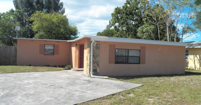 property at 1506 Arden Ave