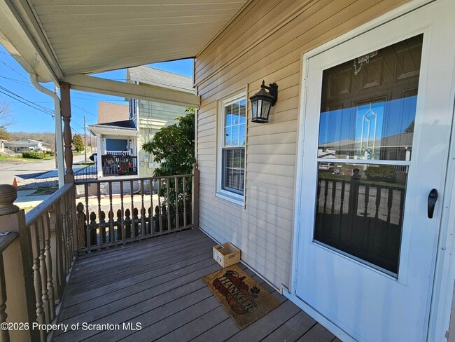 806 Washington St in Throop, PA - Building Photo - Building Photo