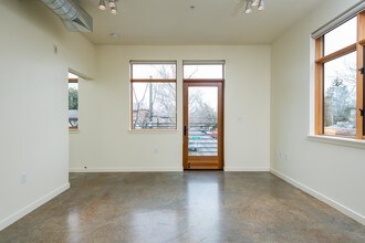 Move the House Apartments in Portland, OR - Building Photo - Building Photo