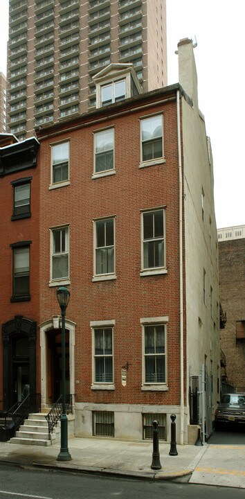 1417 Spruce St in Philadelphia, PA - Foto de edificio