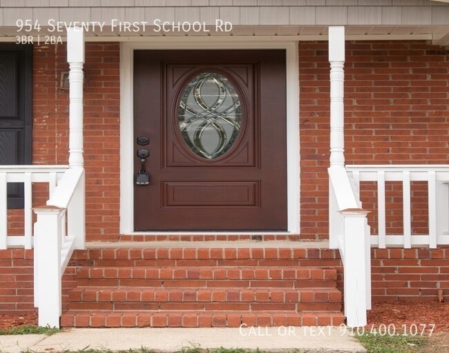 954 71st School Rd in Fayetteville, NC - Foto de edificio - Building Photo