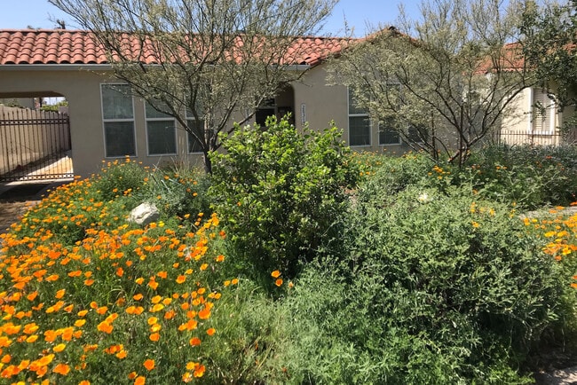 2833 S Victoria Ave, Unit Duplex West Adams