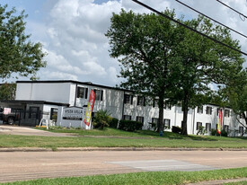 Vista Villa - All Bills Paid in Houston, TX - Building Photo