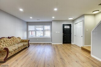 284 S 6th St in Newark, NJ - Building Photo - Building Photo