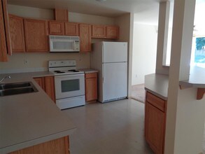 2409 Farrell Dr in Steilacoom, WA - Building Photo - Building Photo