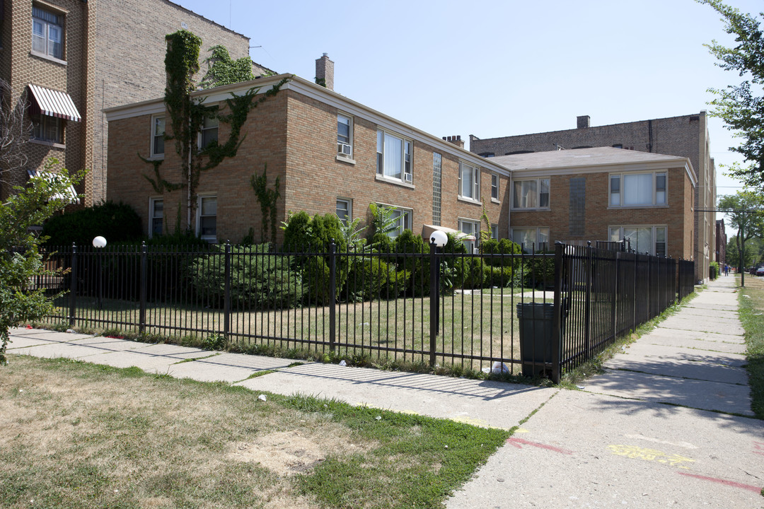 7957 S Wood St in Chicago, IL - Foto de edificio