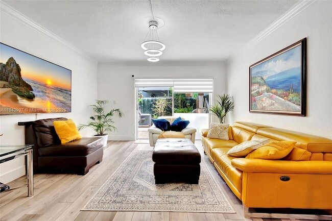 1187 NW 123rd Pl, Unit 204 in Miami, FL - Building Photo - Building Photo