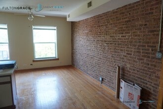 1251 W Devon Ave in Chicago, IL - Foto de edificio - Building Photo