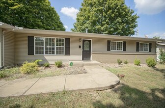 633 E Morningside St in Springfield, MO - Building Photo - Building Photo