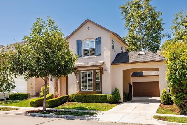 property at 35 Laurelhurst Dr