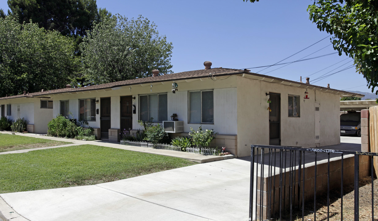 8293 Pepper Ave in Fontana, CA - Building Photo