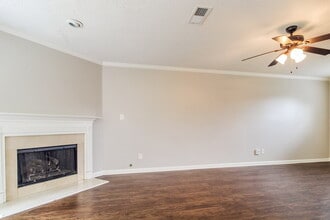 6331 Fairway Hill Cove, Unit 106 in Bartlett, TN - Foto de edificio - Building Photo