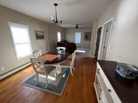 329 Turner St, Unit Upstairs in Auburn, ME - Building Photo