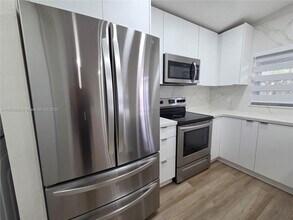 15798 Woodgate Ct in Sunrise, FL - Building Photo - Building Photo