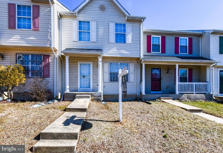 5211 Daventry Terrace, Unit 0317 in District Heights, MD - Building Photo