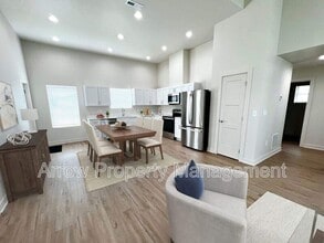 1215 Claude Rd in Grand Island, NE - Building Photo - Building Photo