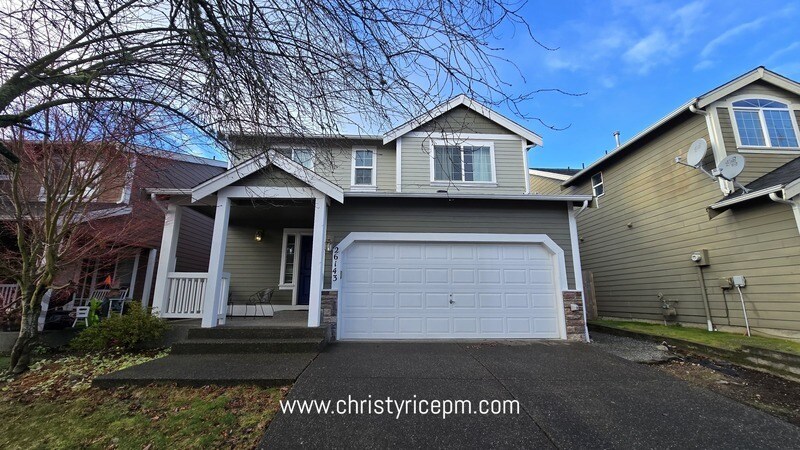 26143 242nd Ct SE in Maple Valley, WA - Building Photo