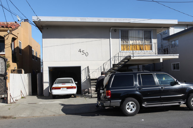 450 Milton Ave in San Bruno, CA - Foto de edificio - Building Photo