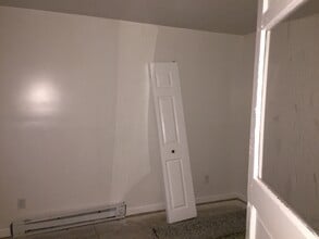 12 Wall St in Claremont, NH - Building Photo - Building Photo