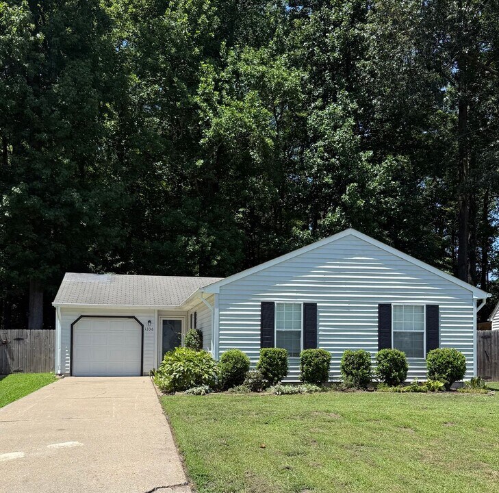 1336 Crane Crescent in Virginia Beach, VA - Building Photo