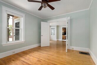 725 Watertown St in Newton, MA - Building Photo - Building Photo