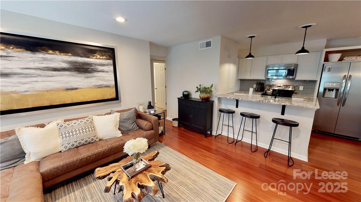 415 W 8th St in Charlotte, NC - Building Photo