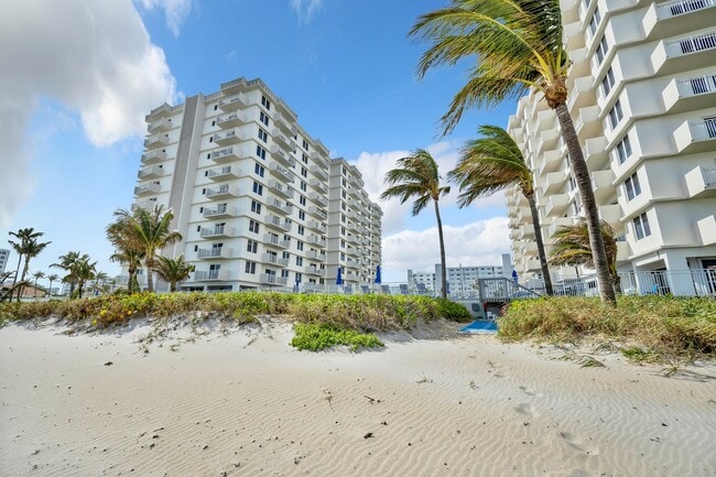 3301 S Ocean Blvd, Unit 104 in Highland Beach, FL - Building Photo - Building Photo