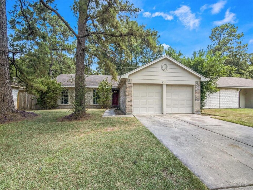 6019 Crooked Post Rd in Spring, TX - Building Photo