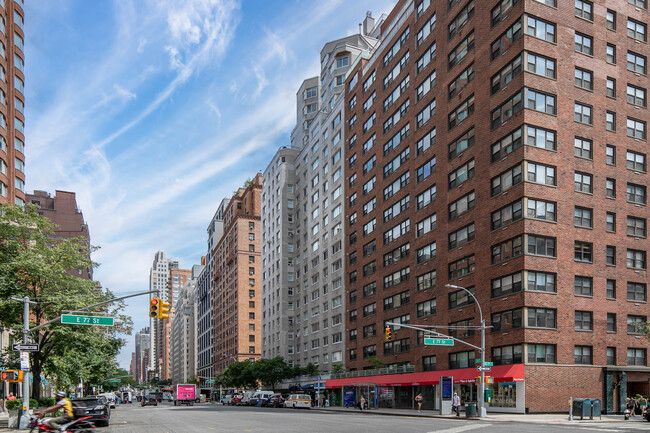 200 E 78th St in New York, NY - Foto de edificio - Building Photo