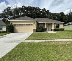 33927 Emerald Pond Loop in Leesburg, FL - Building Photo