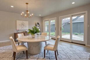 6019 Royal Breeze, Unit 9 in San Antonio, TX - Building Photo