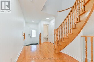 59 Marshview Ave in Aurora, ON - Building Photo - Building Photo