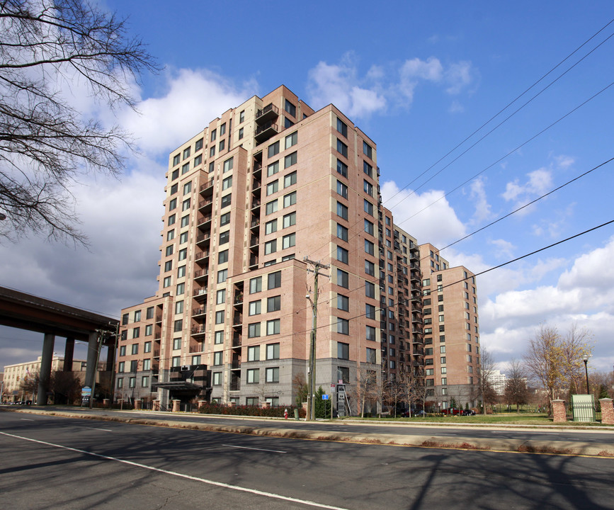 Midtown Alexandria Station Condominiums in Alexandria, VA - Building Photo