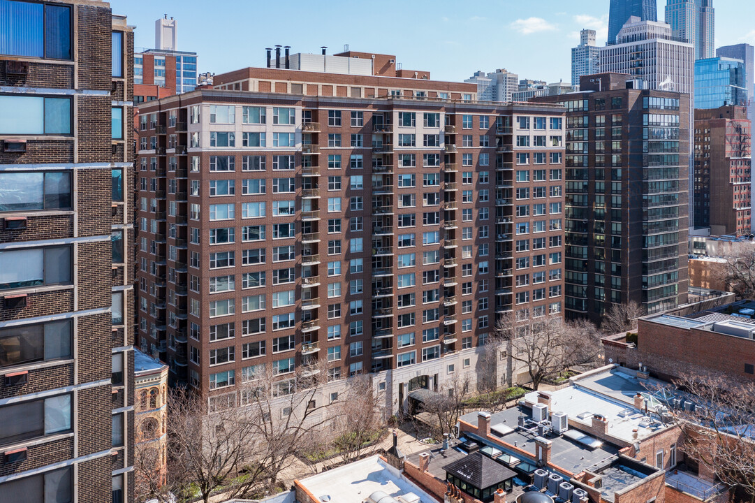 The Whitney in Chicago, IL - Building Photo