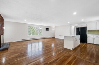 20 Winneconnett Rd in Worcester, MA - Building Photo - Building Photo