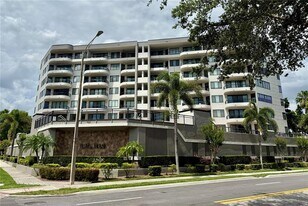 401 E Robinson St in Orlando, FL - Building Photo