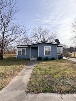 707 Martin Luther King Jr Blvd in Corsicana, TX - Building Photo