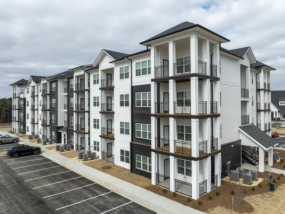 Gateway Village at Swan Creek in Athens, AL - Building Photo